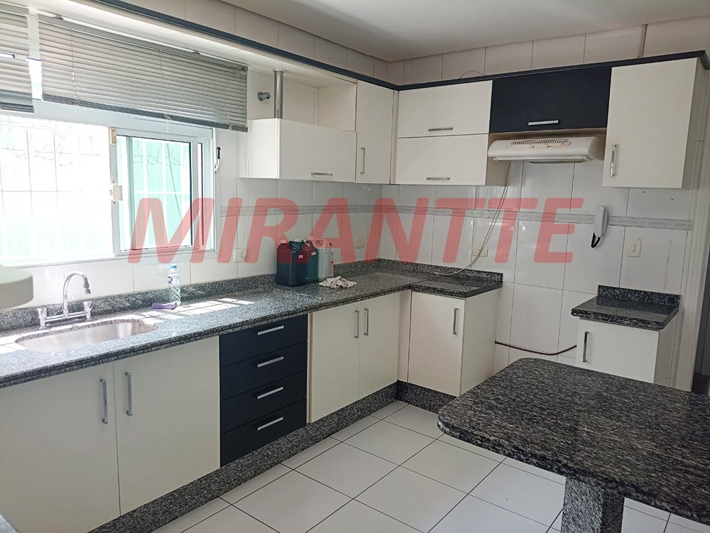 Sobrado de 207m² com 3 quartos em Vila Medeiros
