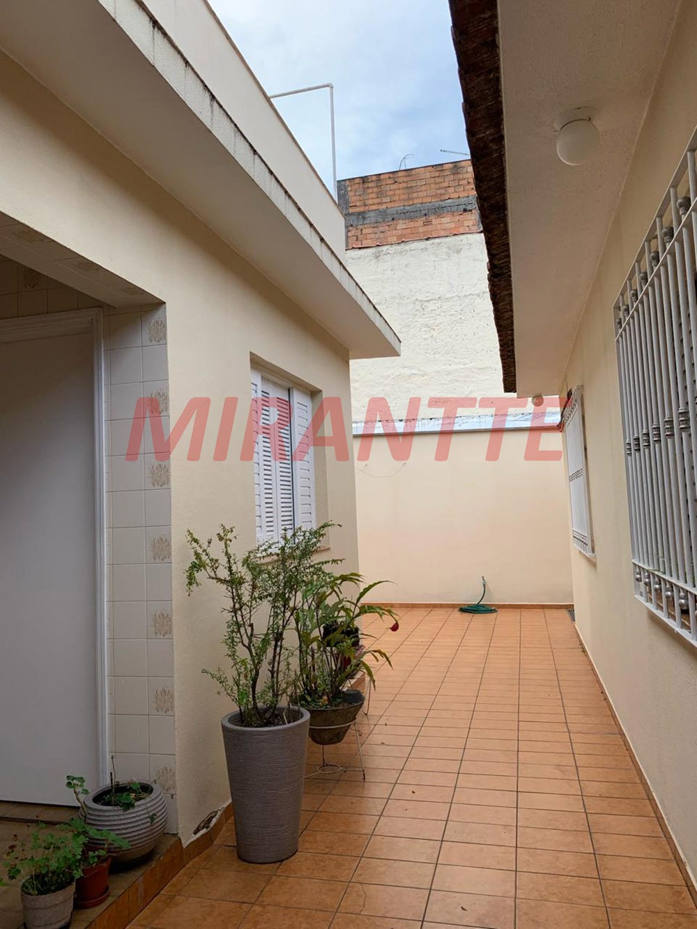 Casa terrea de 195m² com 3 quartos em Vila Nova Galvão