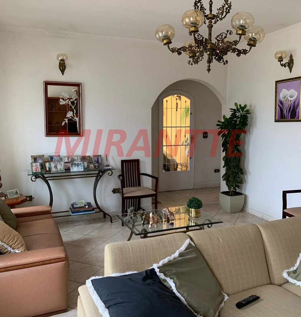 Casa terrea de 195m² com 3 quartos em Vila Nova Galvão