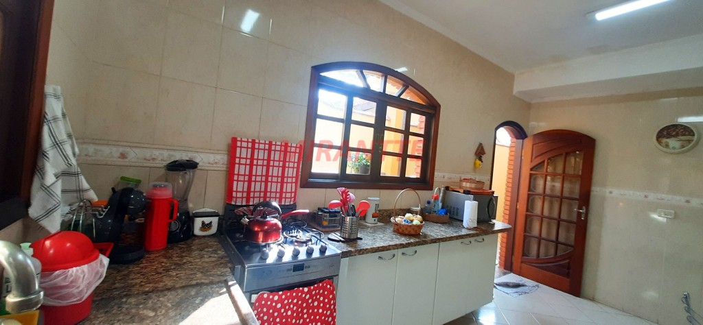 Sobrado de 400m² com 3 quartos em Conjunto Residencial Santa Terezinha