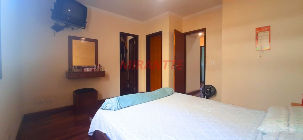 Sobrado de 400m² com 3 quartos em Conjunto Residencial Santa Terezinha