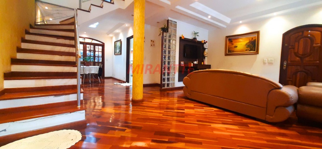 Sobrado de 400m² com 3 quartos em Conjunto Residencial Santa Terezinha