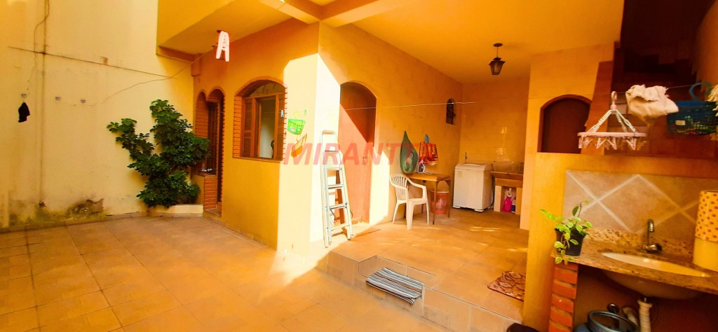 Sobrado de 400m² com 3 quartos em Conjunto Residencial Santa Terezinha
