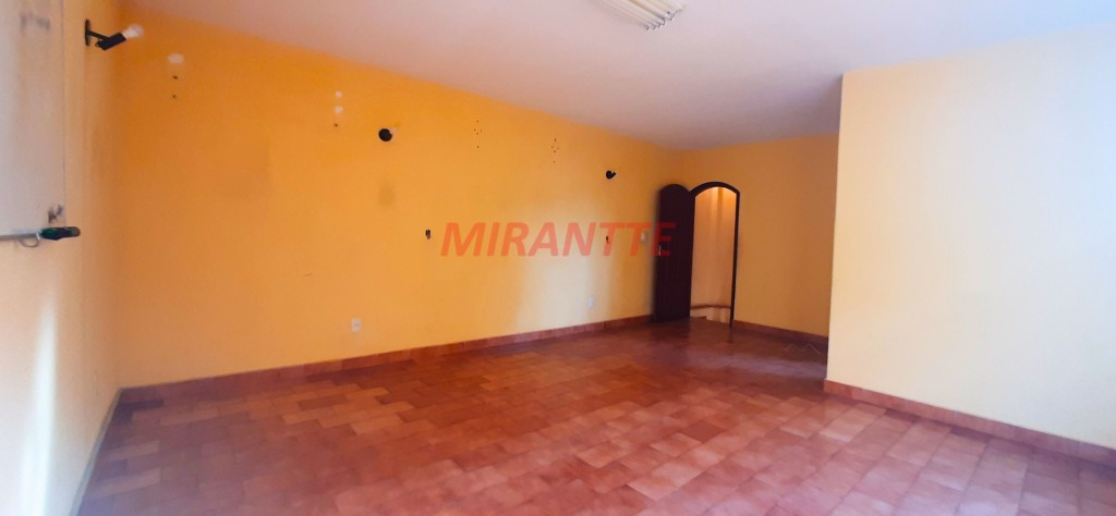Sobrado de 400m² com 3 quartos em Conjunto Residencial Santa Terezinha