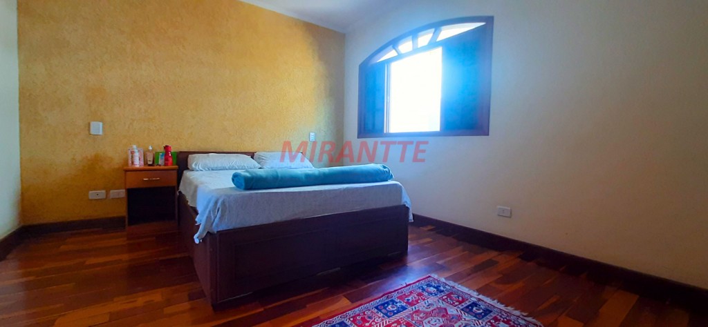 Sobrado de 400m² com 3 quartos em Conjunto Residencial Santa Terezinha