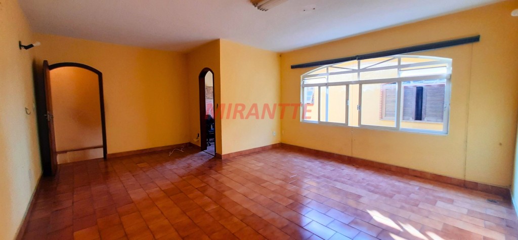 Sobrado de 400m² com 3 quartos em Conjunto Residencial Santa Terezinha