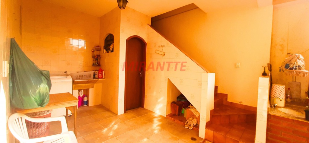 Sobrado de 400m² com 3 quartos em Conjunto Residencial Santa Terezinha
