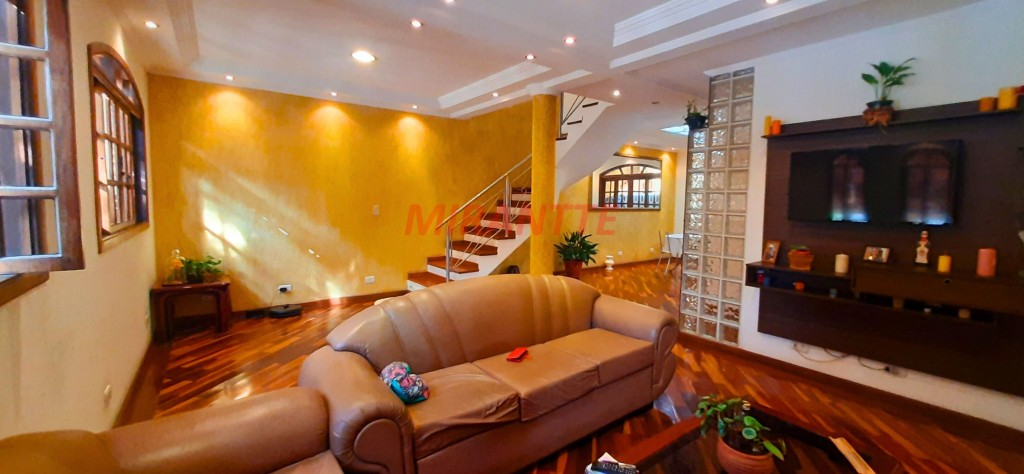 Sobrado de 400m² com 3 quartos em Conjunto Residencial Santa Terezinha