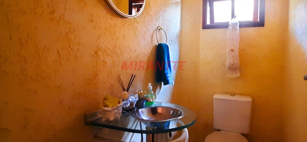Sobrado de 400m² com 3 quartos em Conjunto Residencial Santa Terezinha