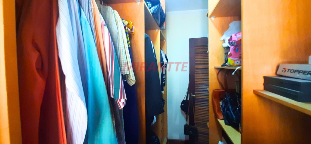 Sobrado de 400m² com 3 quartos em Conjunto Residencial Santa Terezinha