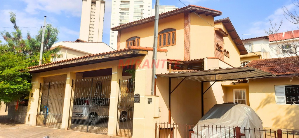 Sobrado de 400m² com 3 quartos em Conjunto Residencial Santa Terezinha