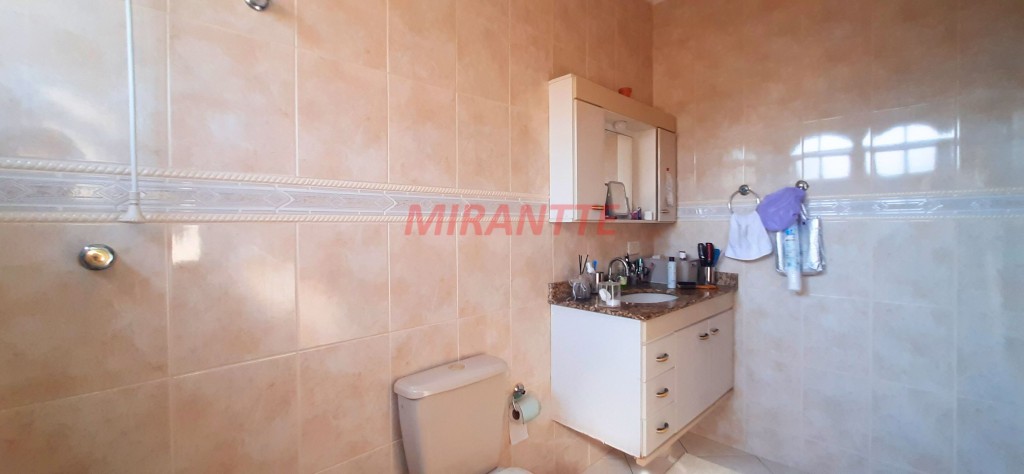 Sobrado de 400m² com 3 quartos em Conjunto Residencial Santa Terezinha