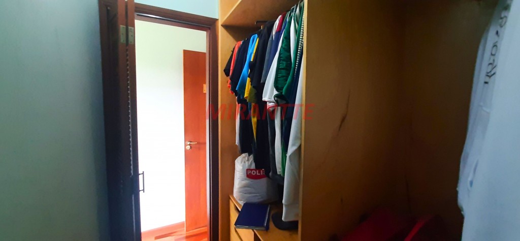 Sobrado de 400m² com 3 quartos em Conjunto Residencial Santa Terezinha