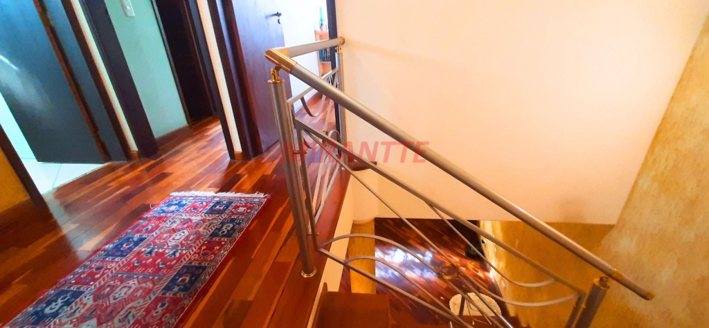 Sobrado de 400m² com 3 quartos em Conjunto Residencial Santa Terezinha