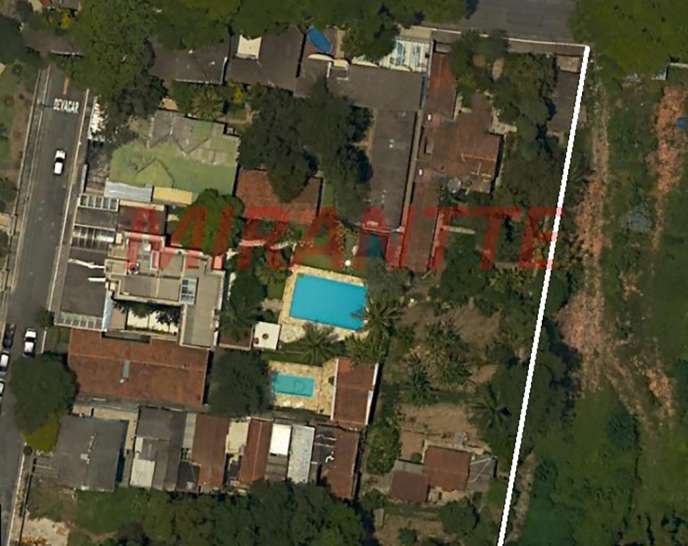 Terreno de 990m² em Jardim Floresta