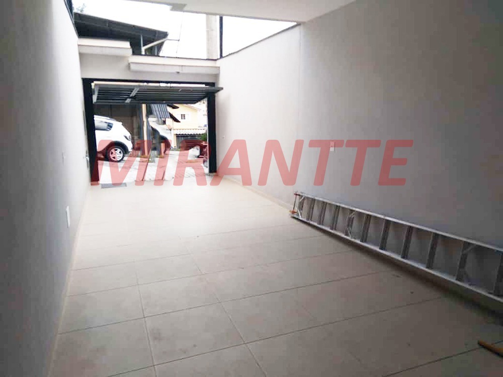 Sobrado de 110m² com 3 quartos em Água Fria