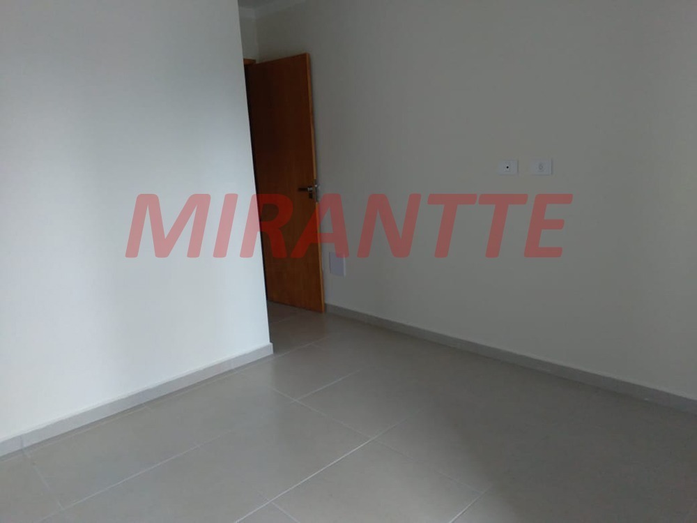 Sobrado de 110m² com 3 quartos em Água Fria
