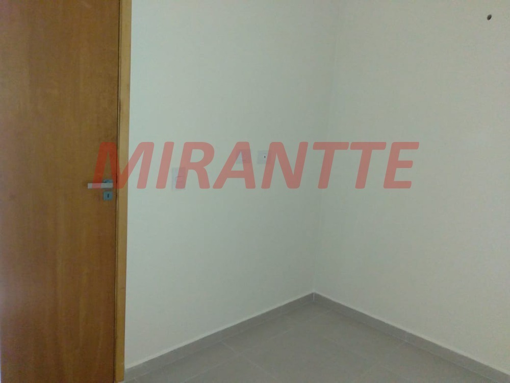 Sobrado de 110m² com 3 quartos em Água Fria