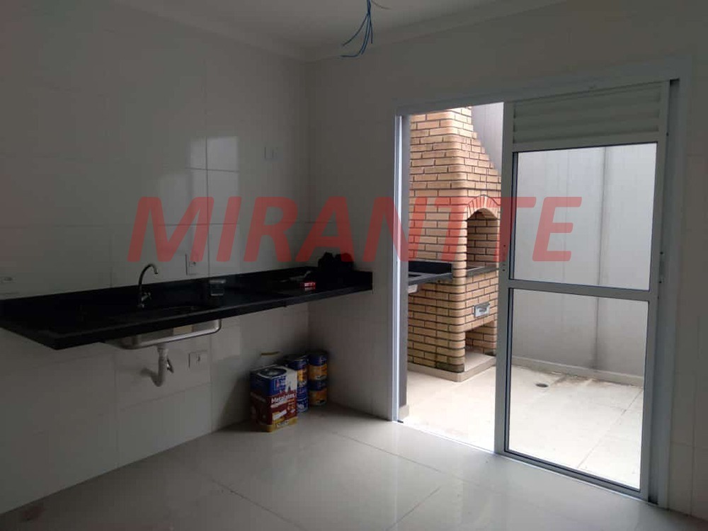 Sobrado de 110m² com 3 quartos em Água Fria