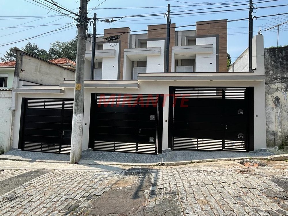 Sobrado de 110m² com 3 quartos em Água Fria