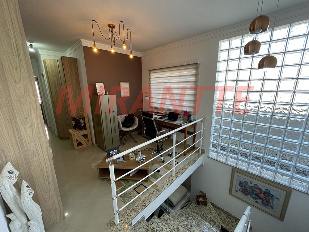 Sobrado de 208m² com 3 quartos em Parada Inglesa