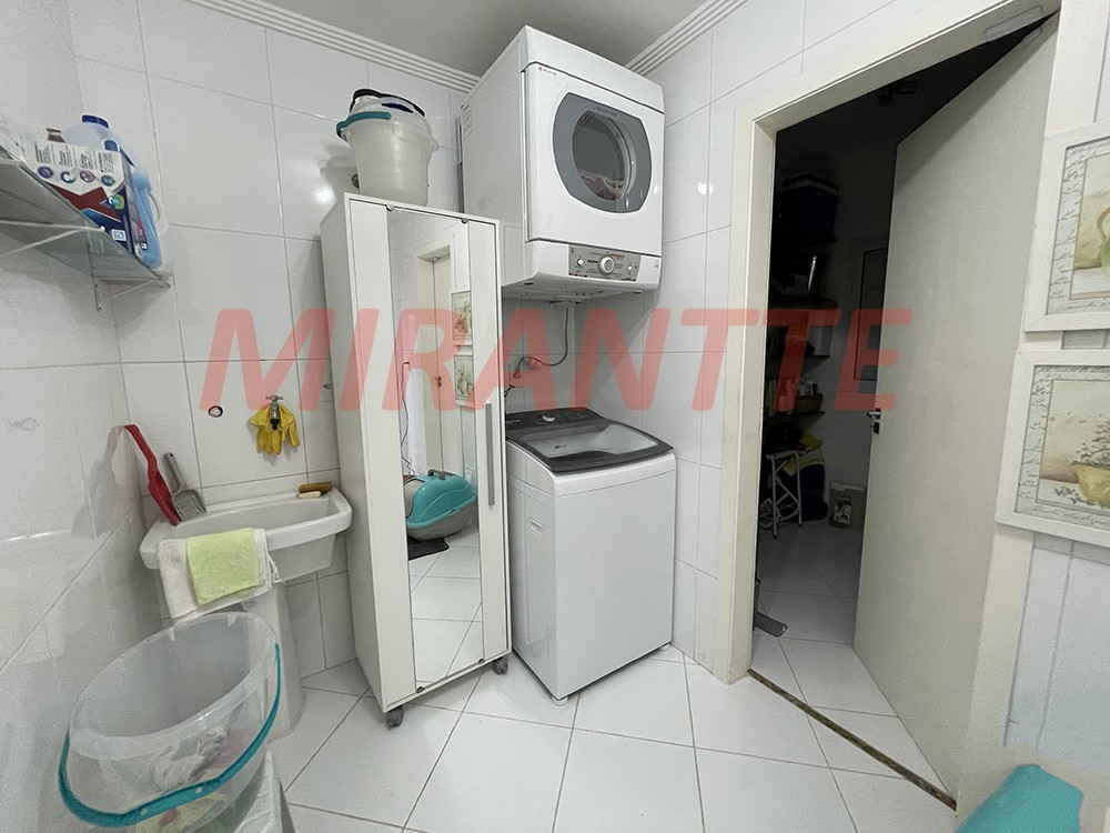 Sobrado de 208m² com 3 quartos em Parada Inglesa