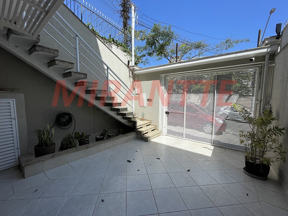Sobrado de 208m² com 3 quartos em Parada Inglesa
