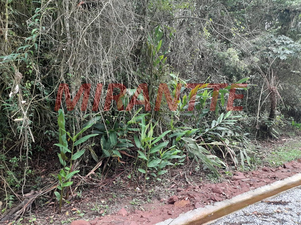 Terreno de 2127m² em Serra Da Cantareira