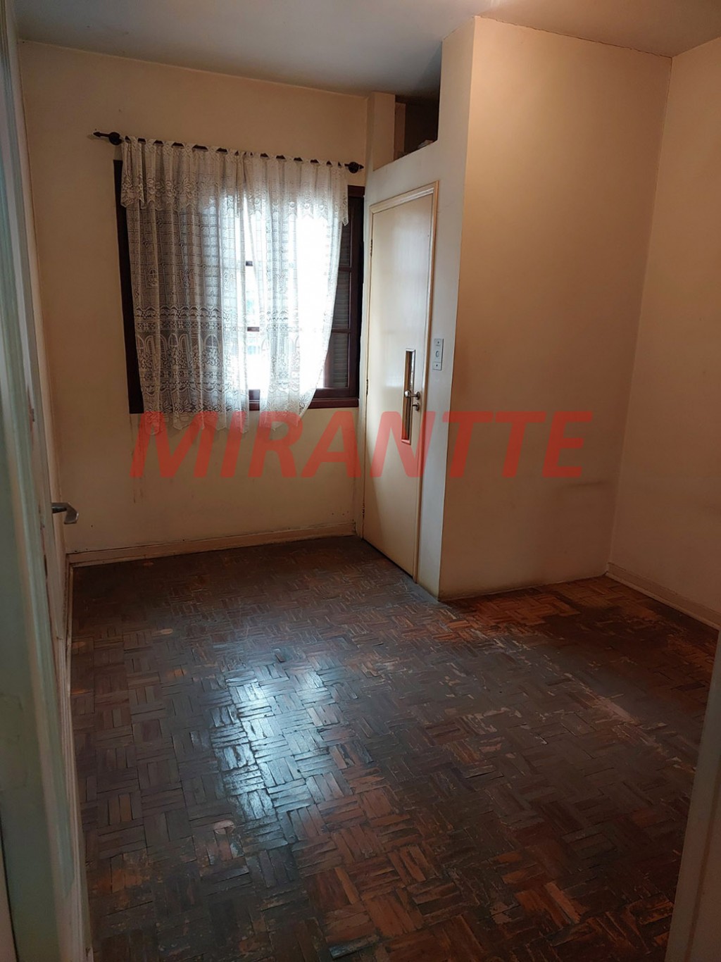 Sobrado de 285m² com 3 quartos em Santana