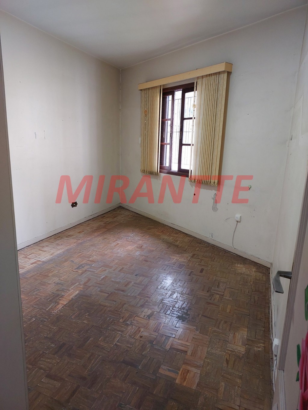 Sobrado de 285m² com 3 quartos em Santana