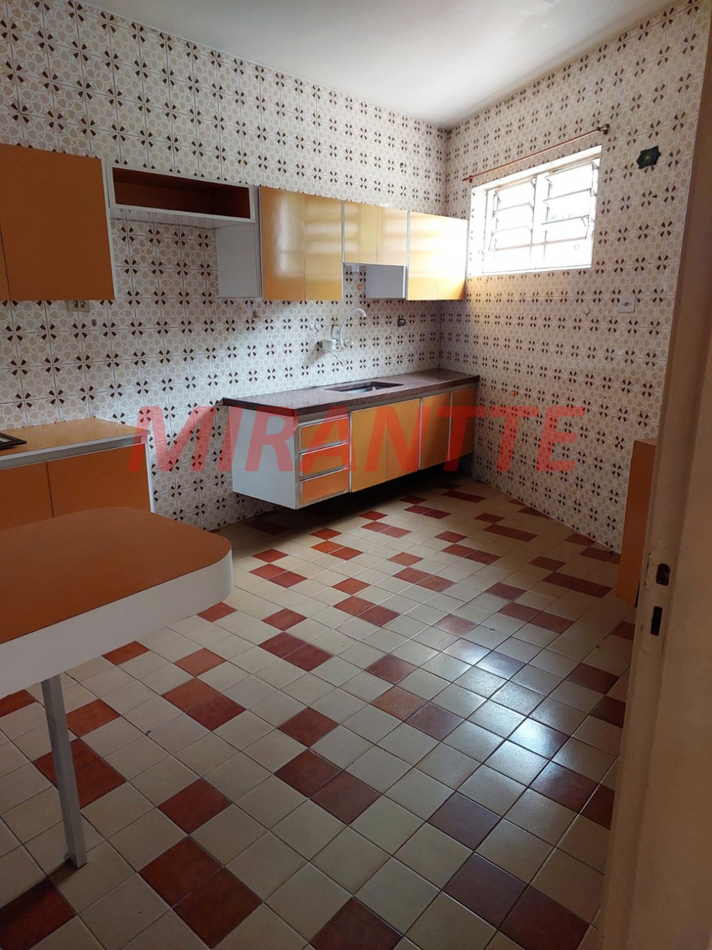 Sobrado de 285m² com 3 quartos em Santana