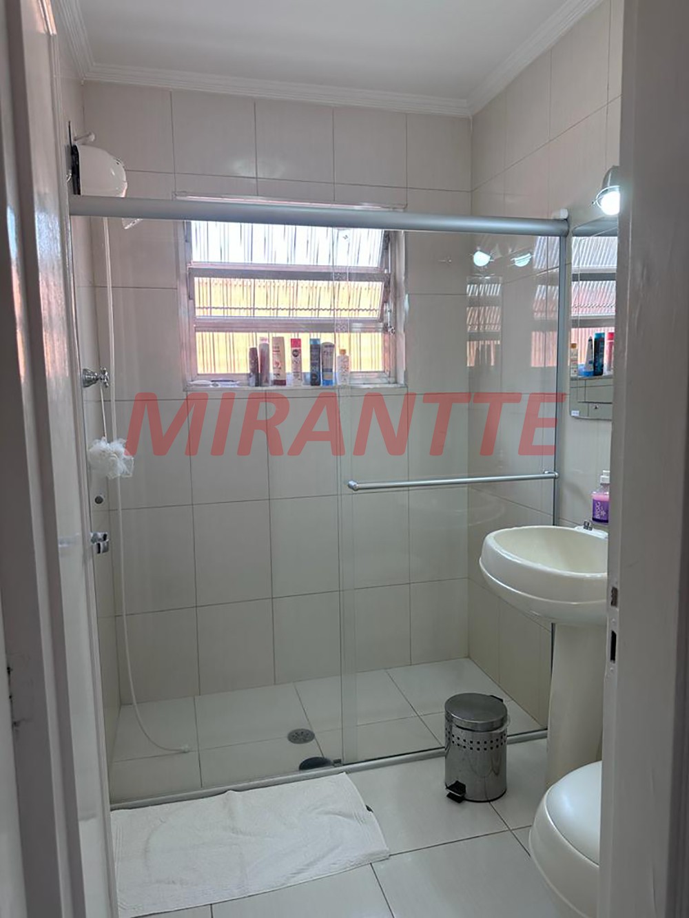 Sobrado de 222m² com 4 quartos em Vila Mazzei