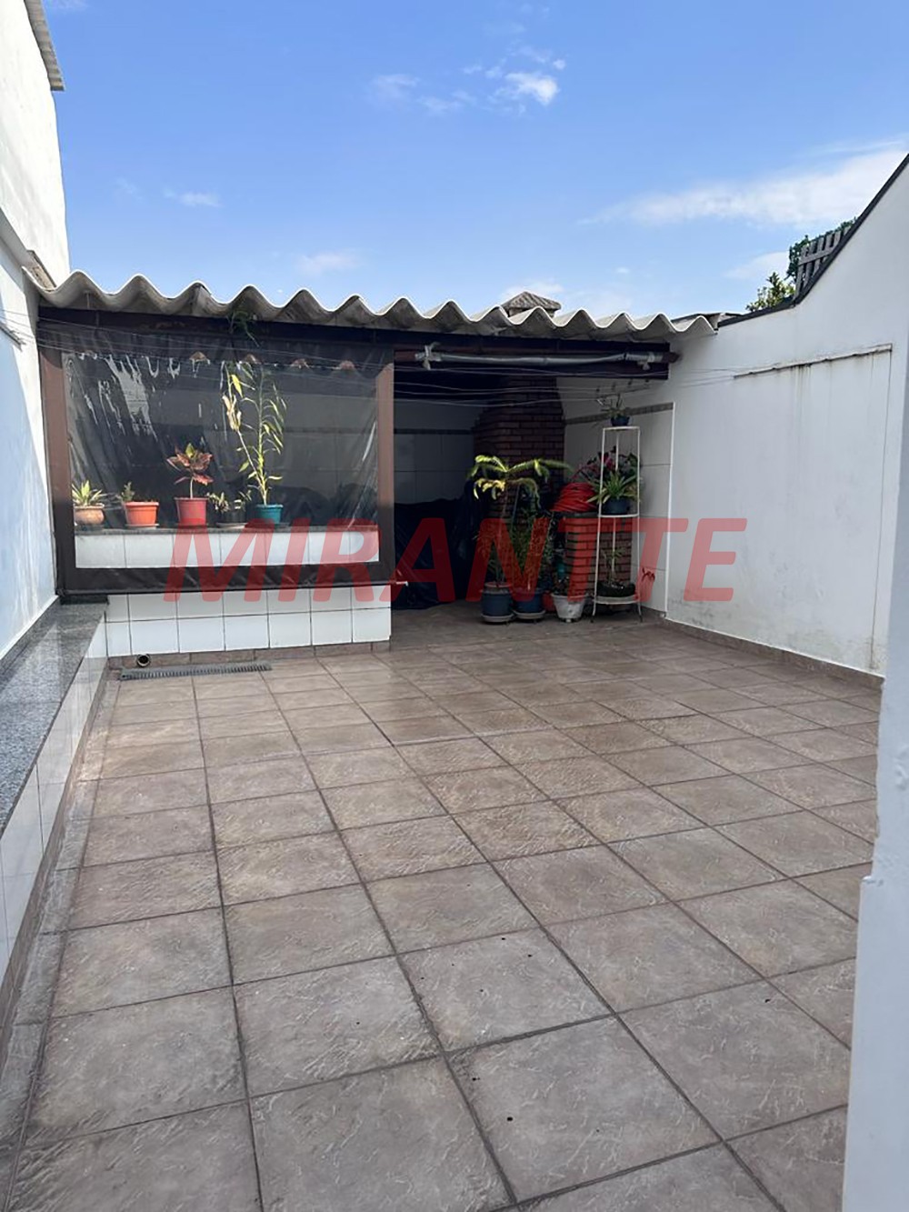Sobrado de 222m² com 4 quartos em Vila Mazzei
