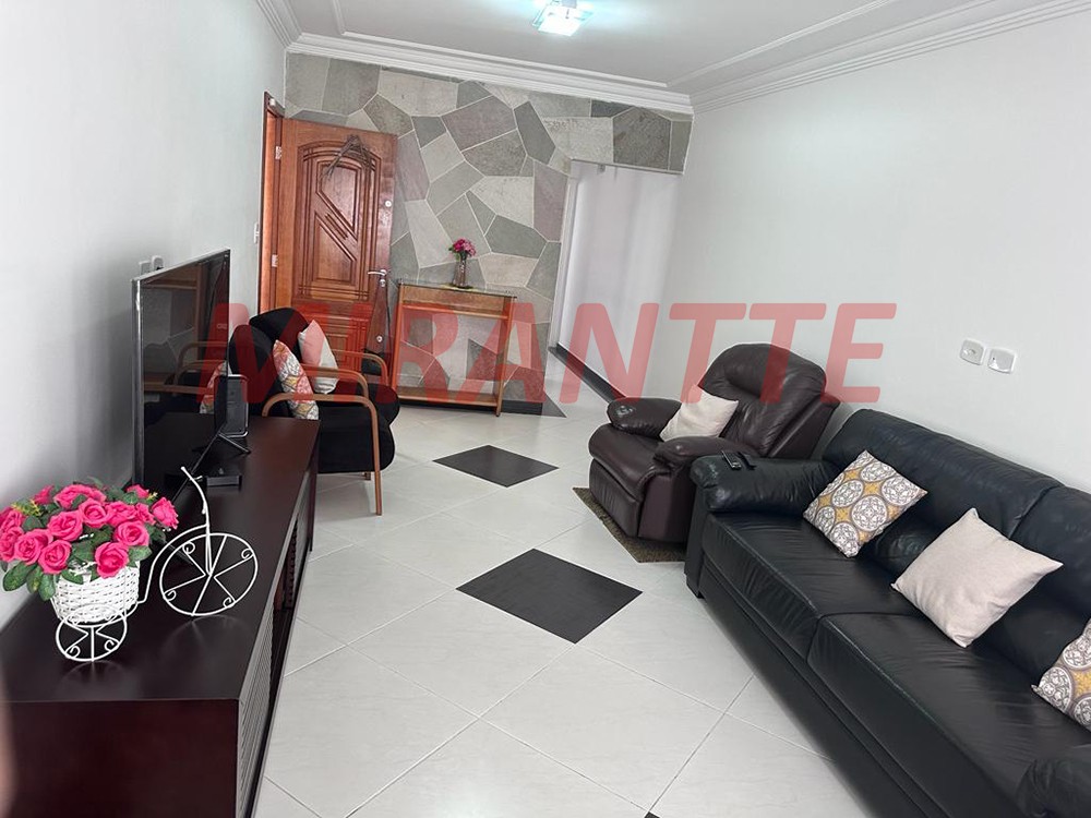 Sobrado de 222m² com 4 quartos em Vila Mazzei