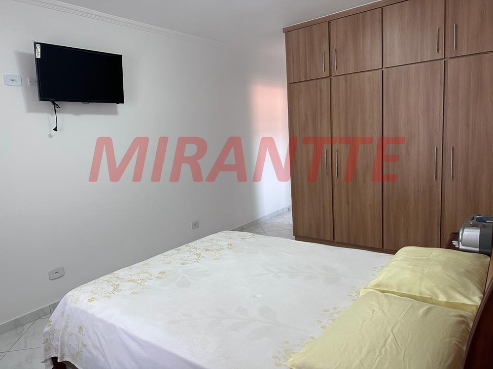Sobrado de 222m² com 4 quartos em Vila Mazzei