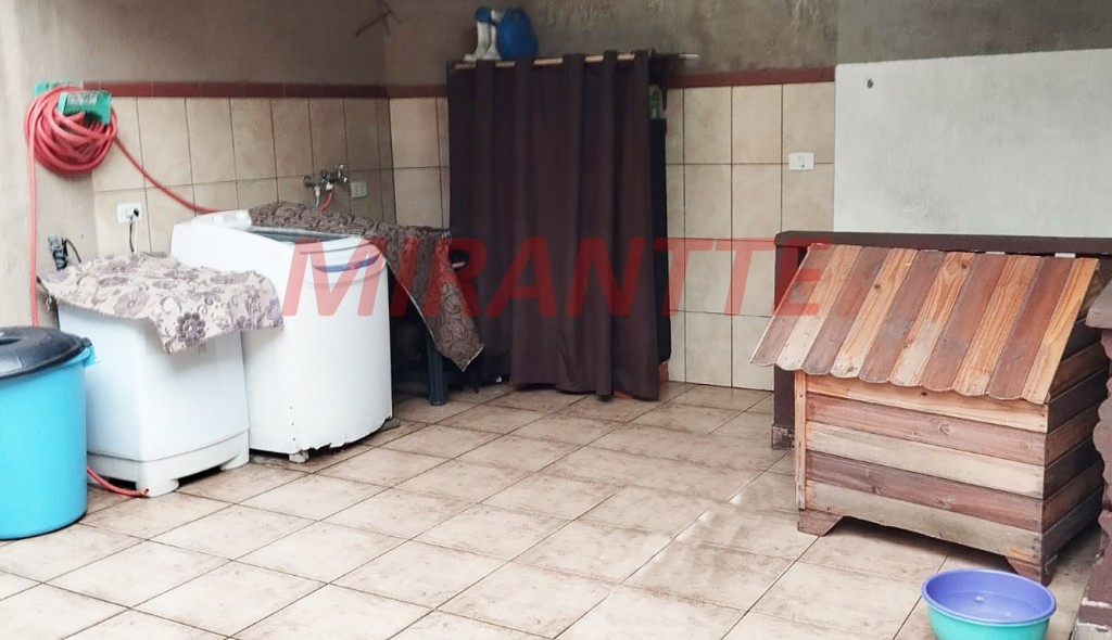 Sobrado de 213m² com 4 quartos em Parque Continental II