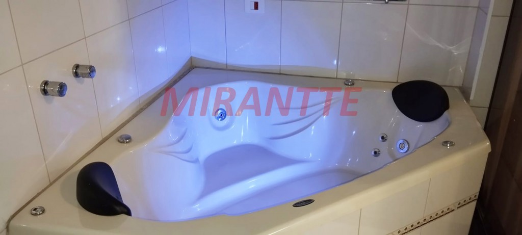 Sobrado de 213m² com 4 quartos em Parque Continental II