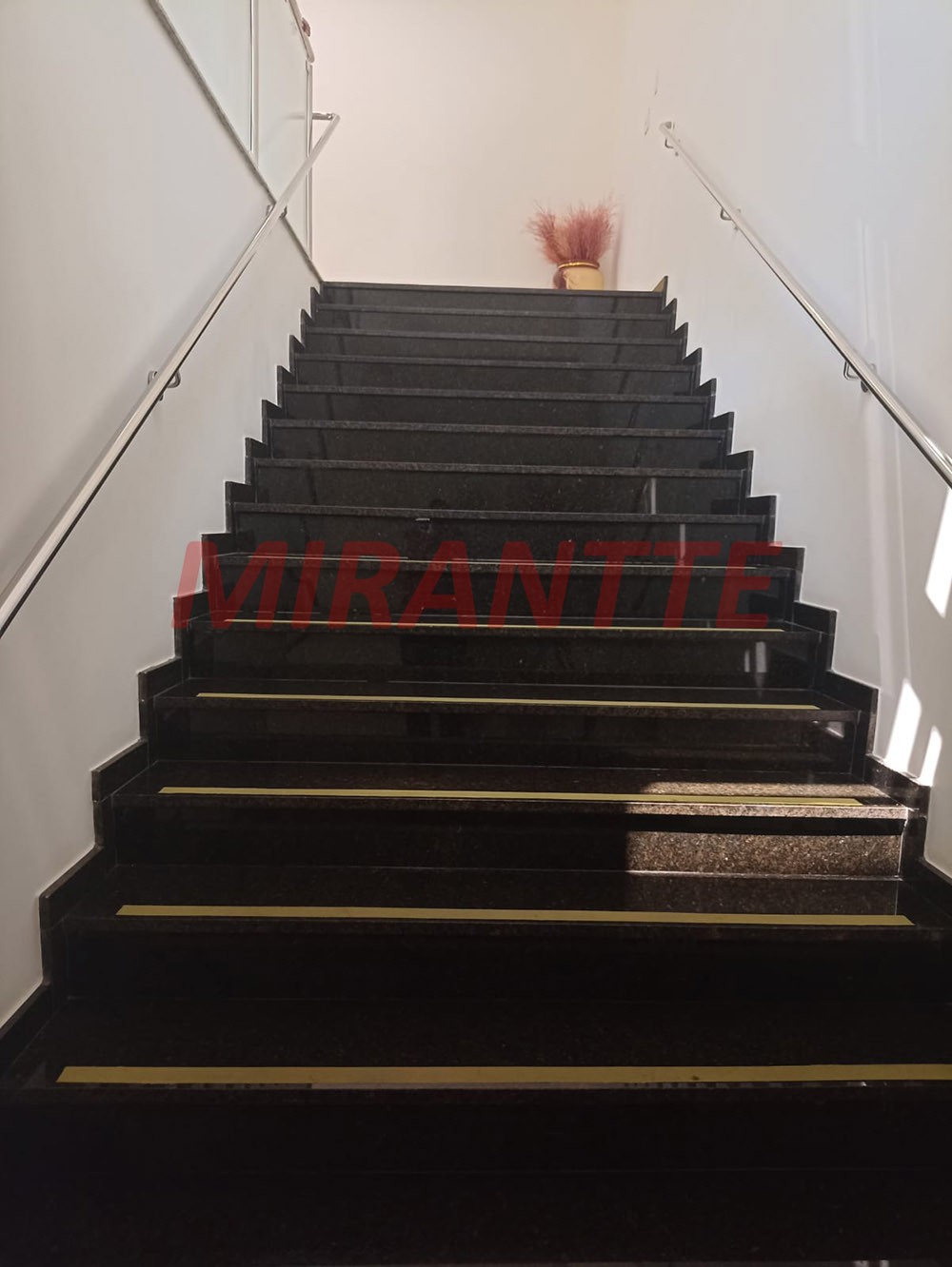Comercial de 400m² em Imirim