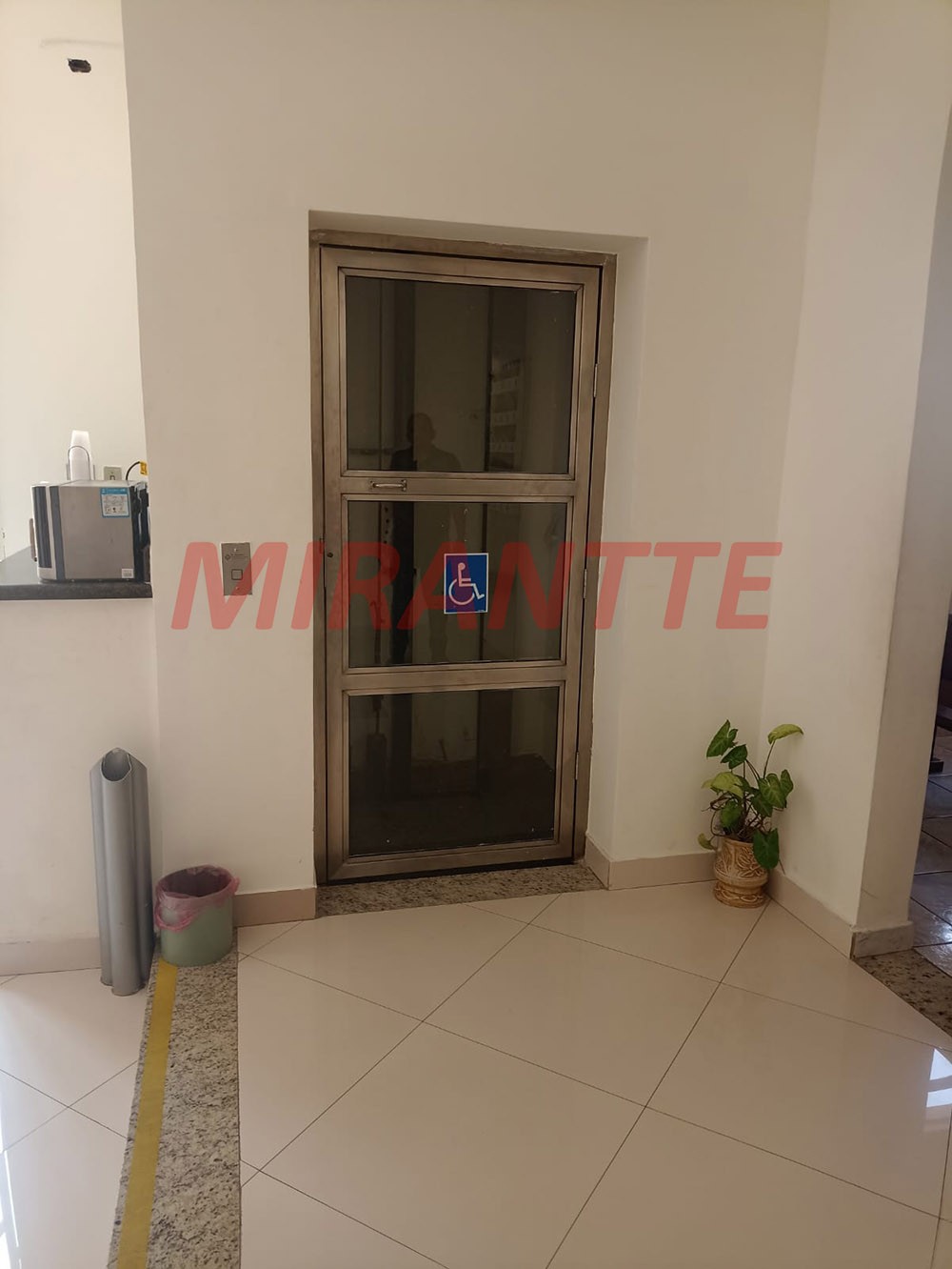 Comercial de 400m² em Imirim