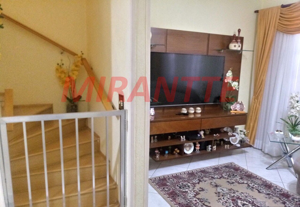 Sobrado de 264m² com 2 quartos em Picanço