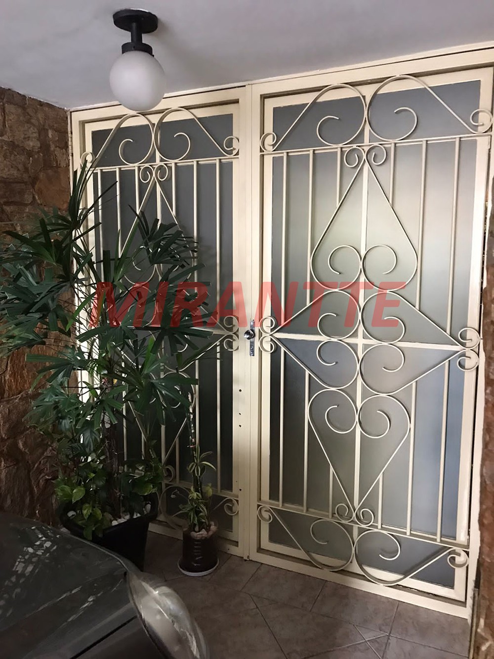 Sobrado de 264m² com 2 quartos em Picanço