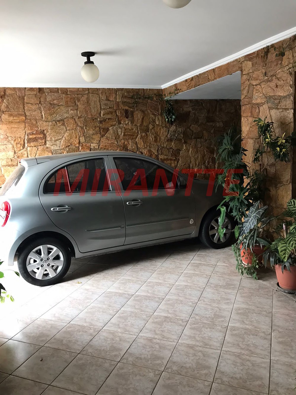 Sobrado de 264m² com 2 quartos em Picanço