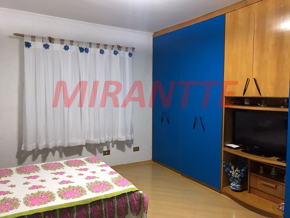 Sobrado de 264m² com 2 quartos em Picanço