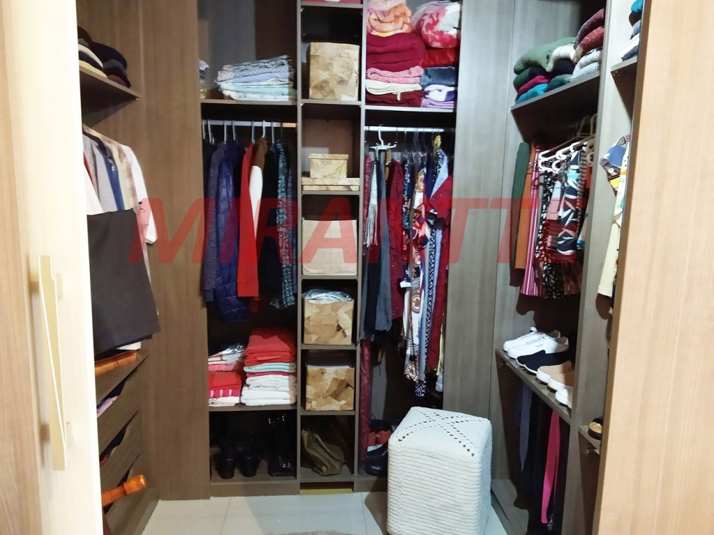 Sobrado de 231m² com 3 quartos em Jardim Gracinda