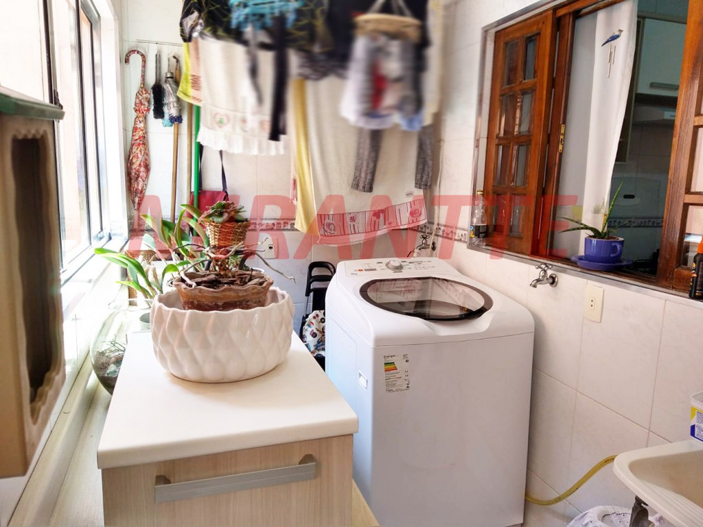 Sobrado de 231m² com 3 quartos em Jardim Gracinda