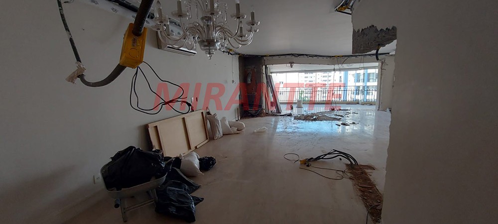 Apartamento de 264m² com 4 quartos em Santana