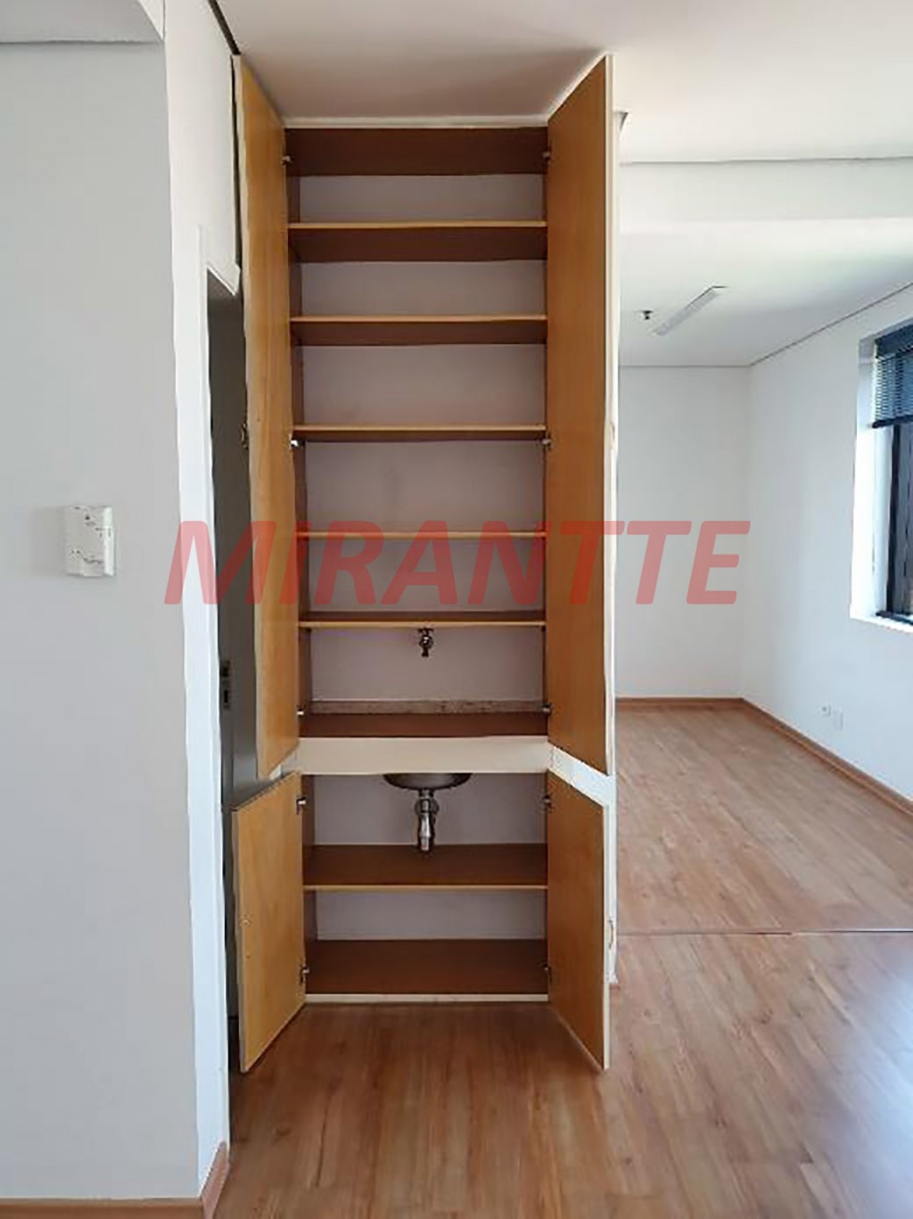 Conjunto comercial de 68m² em Cidade Monções