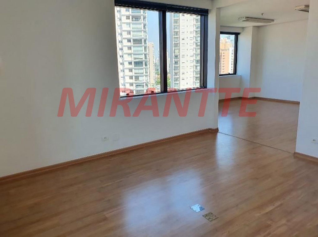 Conjunto comercial de 68m² em Cidade Monções