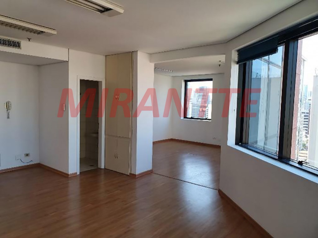 Conjunto comercial de 68m² em Cidade Monções