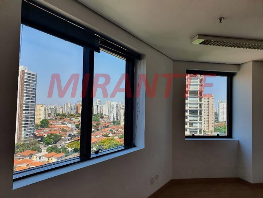 Conjunto comercial de 68m² em Cidade Monções